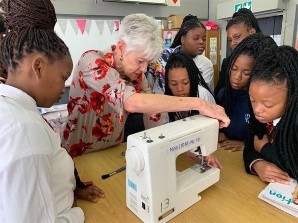 مدیریت کارگاه تولیدی خیاطی (ویژگی ها و مهارتهای سرپرست کارگاه خیاطی)