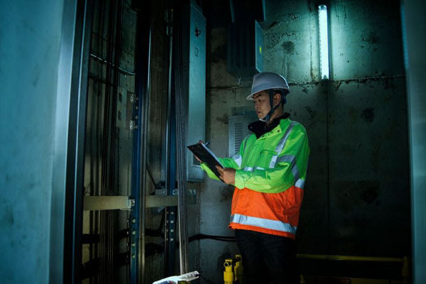 تفاوت سرویس آسانسور و تعمیر آسانسور