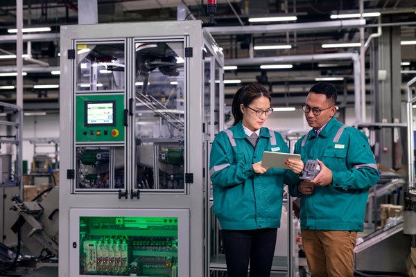 با بهترین برندها در دنیای صنعت برق آشنا شوید