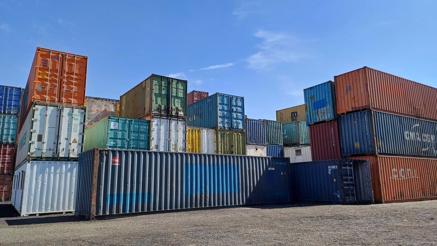 کانتینر چیست و چه کاربردی دارد؟