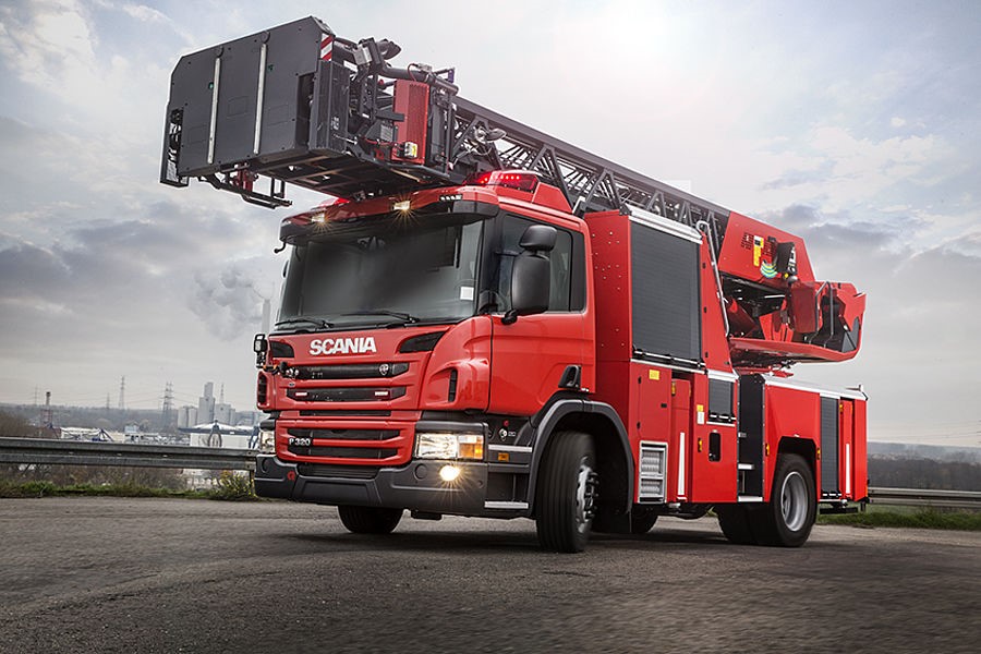 اهمیت مدل های جدید نردبان های آتش نشانی در عملیات اطفا حریق