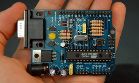 آردوینو چیست؟ آشنایی با برد Arduino و کاربردهای آن