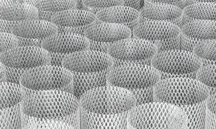 توری لوزی چیست؟ + کاربردهای استرچ متال در صنایع