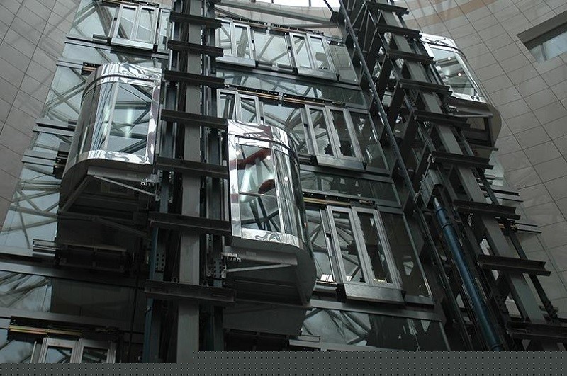 تفاوت آسانسورهای هیدرولیک و کششی و چگونگی انتخاب آسانسور مناسب